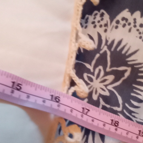 Beautiful Crochet Cream Cushion - Picture 7 of 8